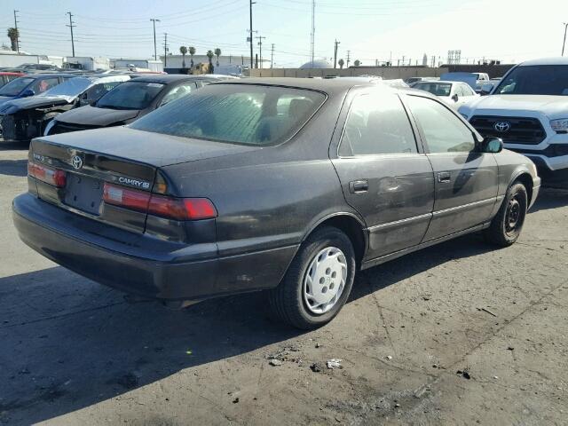 JT2BG22K2V0029403 - 1997 TOYOTA CAMRY LE BLACK photo 4