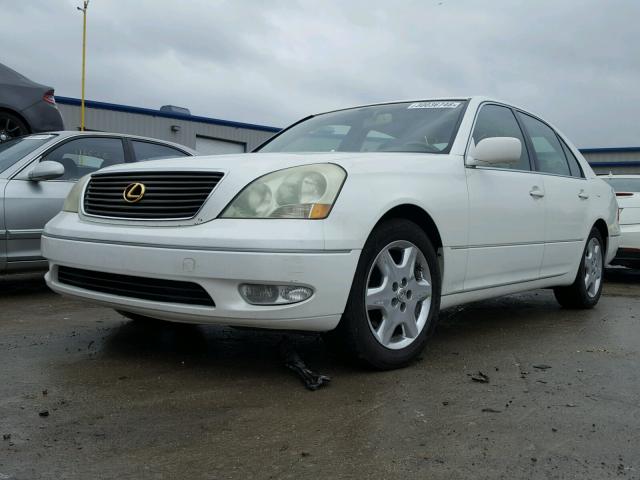 JTHBN30FX10014942 - 2001 LEXUS LS 430 WHITE photo 2