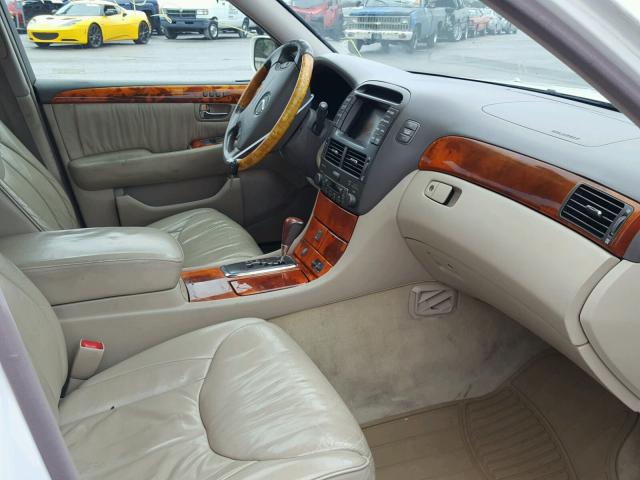 JTHBN30FX10014942 - 2001 LEXUS LS 430 WHITE photo 5