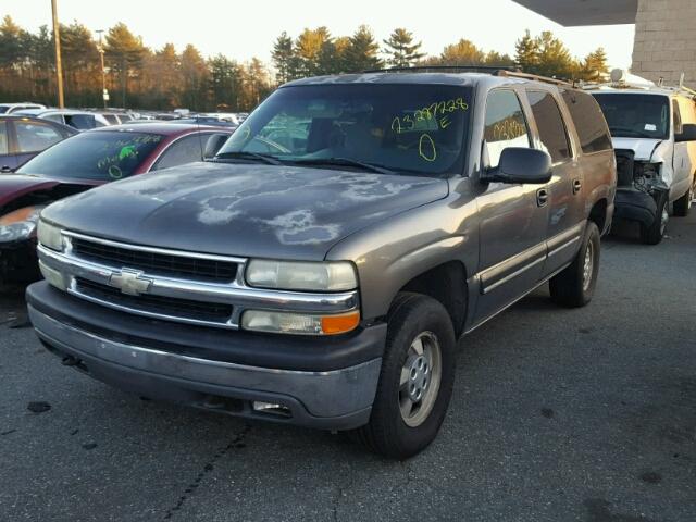 1GNEC16T01J245713 - 2001 CHEVROLET SUBURBAN C GRAY photo 2