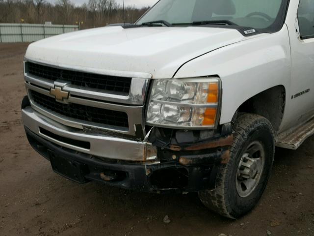 1GBHK34K98E214952 - 2008 CHEVROLET SILVERADO WHITE photo 9