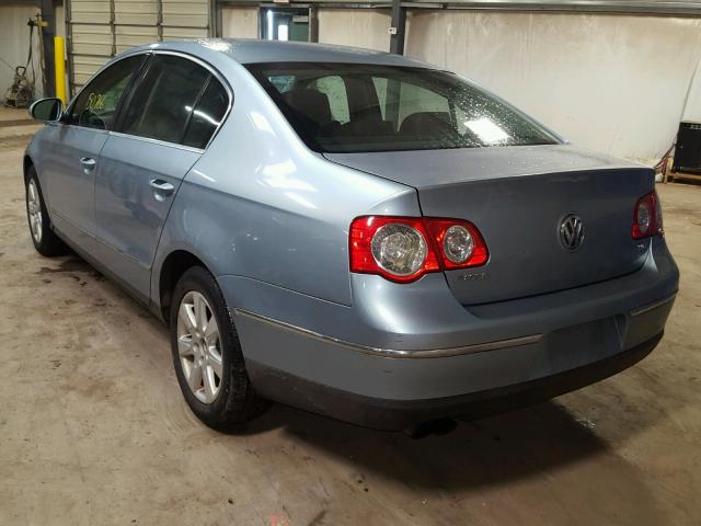 WVWJK73C68E048033 - 2008 VOLKSWAGEN PASSAT TUR BLUE photo 3