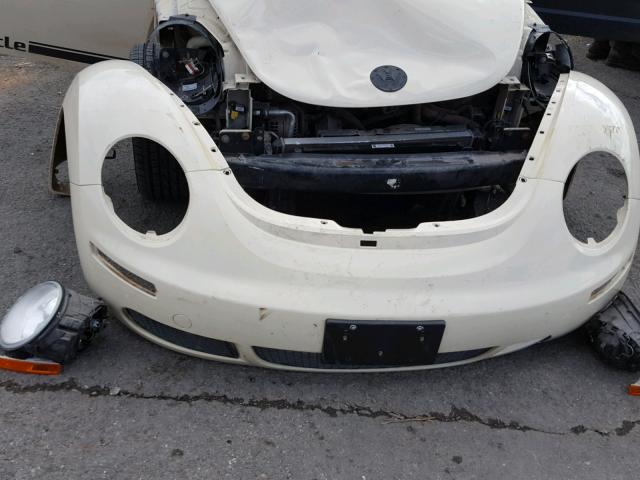 3VWRF31Y28M411367 - 2008 VOLKSWAGEN NEW BEETLE 奶油色 照片 9