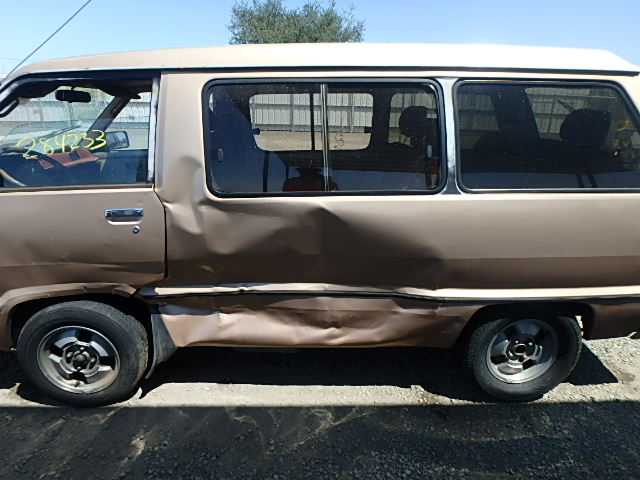 JT3YR26V3E5032429 - 1984 TOYOTA VAN WAGON GOLD photo 10