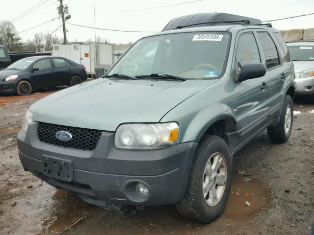 1FMYU03195KC21650 - 2005 FORD ESCAPE XLT GREEN photo 2