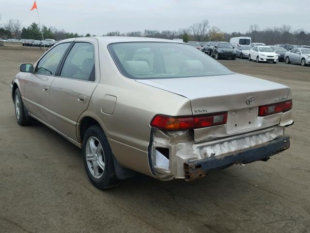 4T1BG22K9WU265799 - 1998 TOYOTA CAMRY CE TAN photo 3