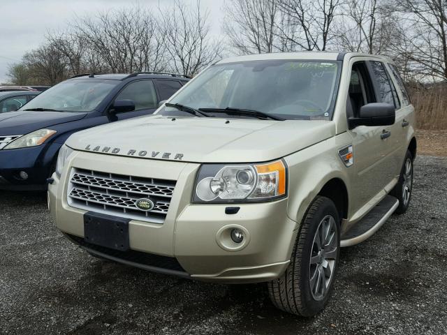 SALFT24N68H064066 - 2008 LAND ROVER LR2 HSE TE GOLD photo 2