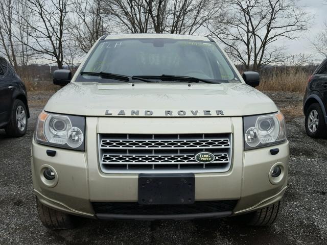 SALFT24N68H064066 - 2008 LAND ROVER LR2 HSE TE GOLD photo 9