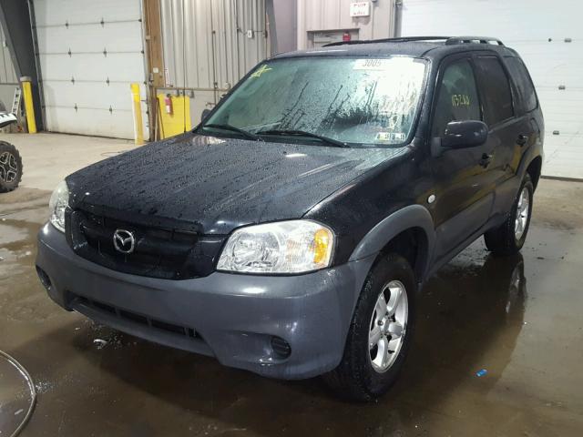 4F2YZ92Z25KM46025 - 2005 MAZDA TRIBUTE I BLACK photo 2