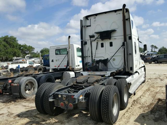 1FUJGLDR8CSBU1266 - 2012 FREIGHTLINER CASCADIA 1 WHITE photo 4