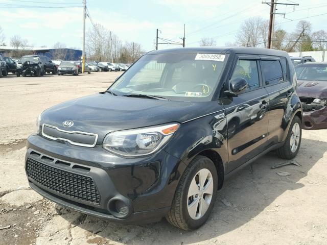 KNDJN2A26G7259899 - 2016 KIA SOUL BLACK photo 2