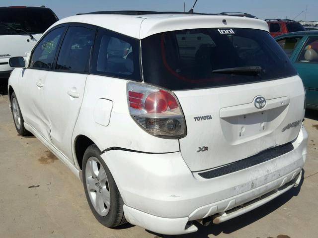 2T1KR32E15C449077 - 2005 TOYOTA MATRIX WHITE photo 3