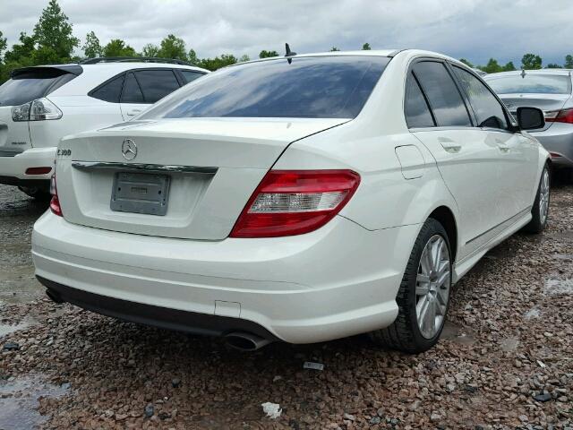 WDDGF54X98F103613 - 2008 MERCEDES-BENZ C WHITE photo 4