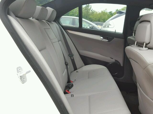 WDDGF54X98F103613 - 2008 MERCEDES-BENZ C WHITE photo 6