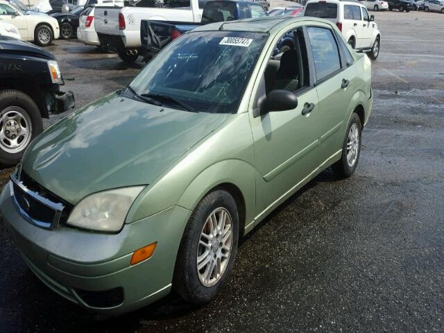 1FAFP34N97W312103 - 2007 FORD FOCUS ZX4 GREEN photo 2