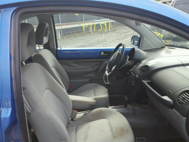 3VWCT21C61M406031 - 2001 VOLKSWAGEN NEW BEETLE 蓝色 照片 5