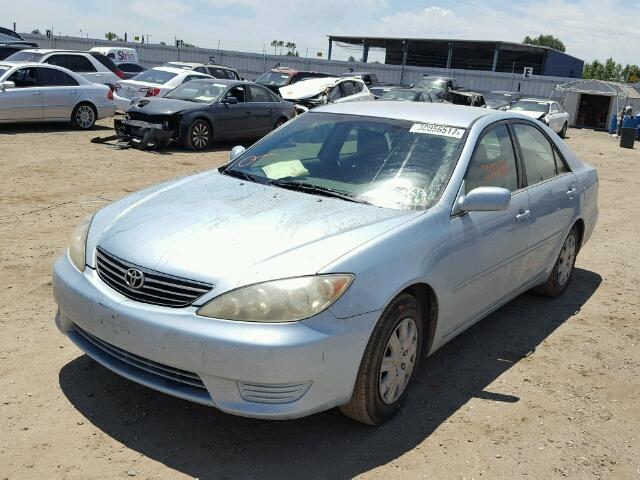 4T1BE32K86U697117 - 2006 TOYOTA CAMRY BLUE photo 2