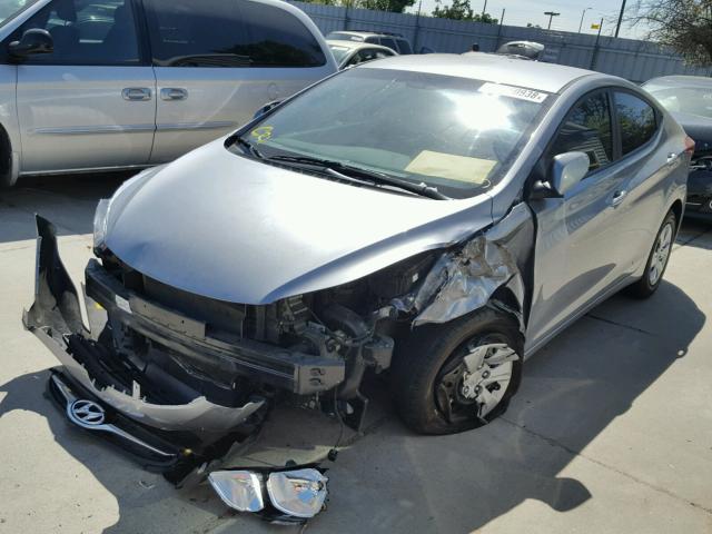 5NPDH4AE1GH739449 - 2016 HYUNDAI ELANTRA SE SILVER photo 2