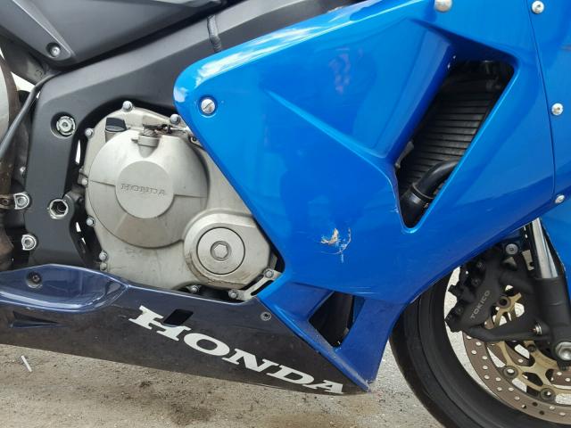 JH2PC37025M200799 - 2005 HONDA CBR600 RR BLUE photo 7