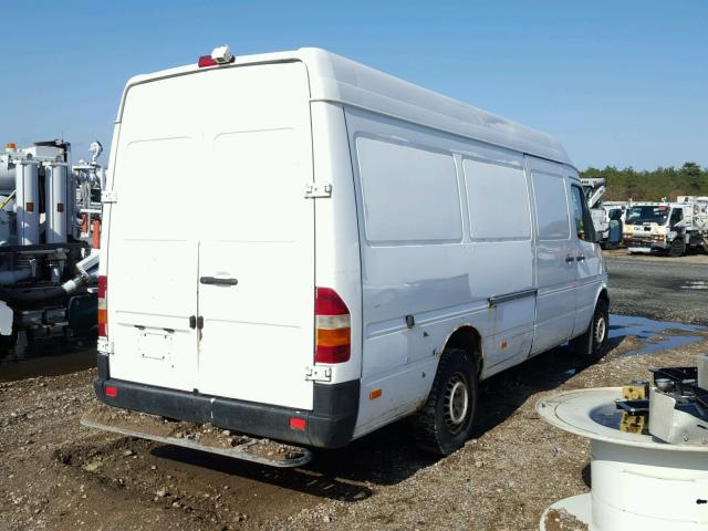 WD0PD744X65961278 - 2006 DODGE SPRINTER 2 WHITE photo 4