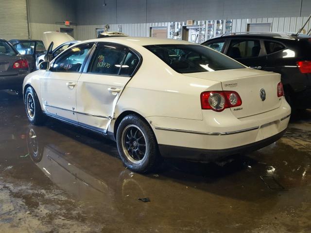 WVWJK73C17P047102 - 2007 VOLKSWAGEN PASSAT WHITE photo 3