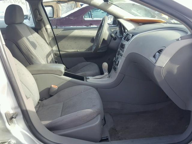 1G1ZG57B49F151675 - 2009 CHEVROLET MALIBU LS 银色 照片 5
