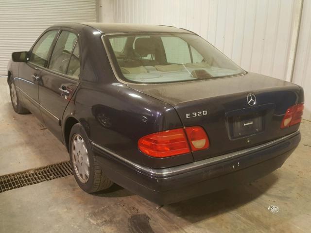 WDBJF65F5WA504712 - 1998 MERCEDES-BENZ E 320 BLUE photo 3