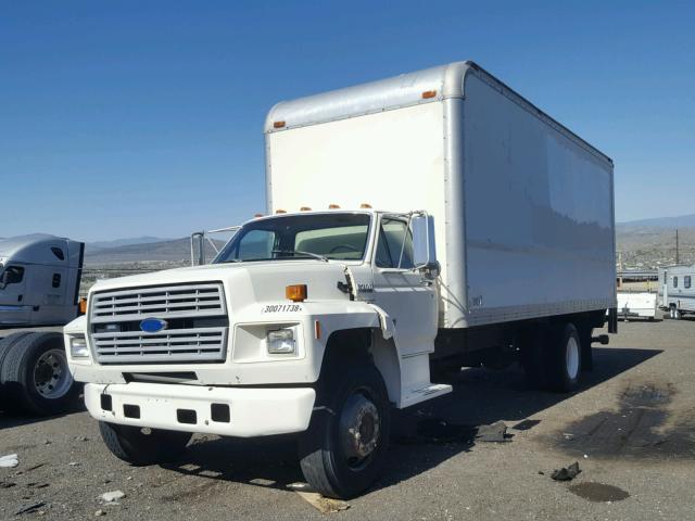 1FDNK74C2PVA24757 - 1993 FORD F700 F WHITE photo 2