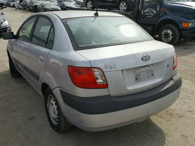 KNADE123066068592 - 2006 KIA RIO SILVER photo 3