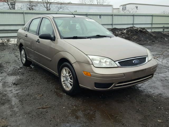 1FAFP34N25W213930 - 2005 FORD FOCUS ZX4 BEIGE photo 1