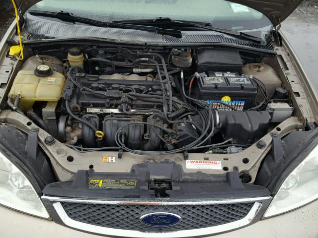 1FAFP34N25W213930 - 2005 FORD FOCUS ZX4 BEIGE photo 7