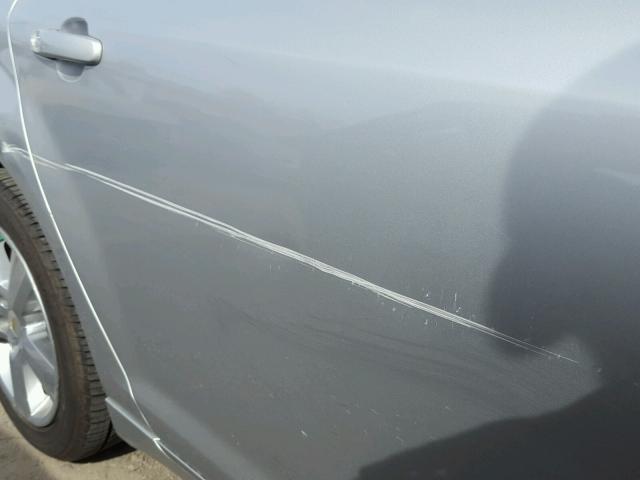 1G1ZC5EB7AF113506 - 2010 CHEVROLET MALIBU 1LT 银色 照片 9