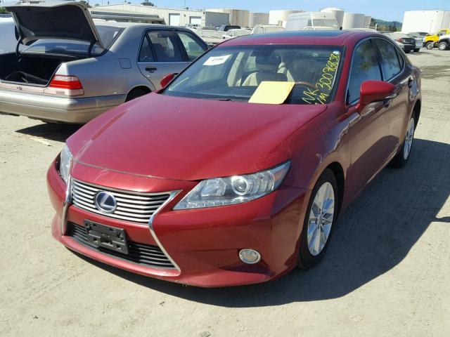 JTHBW1GG8D2002507 - 2013 LEXUS ES 300H RED photo 2