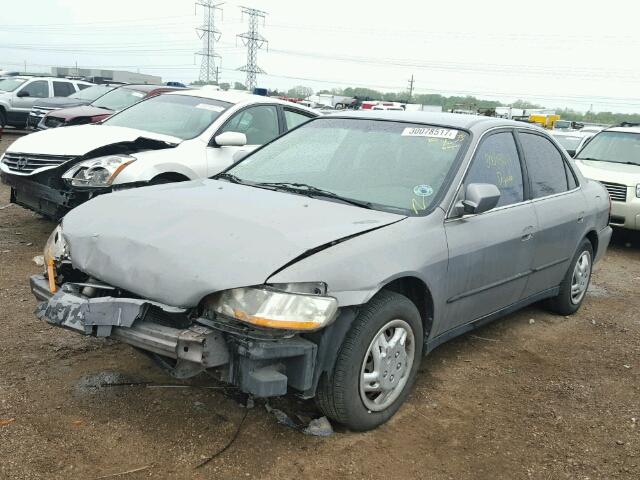 1HGCG1645YA011964 - 2000 HONDA ACCORD LX GRAY photo 2