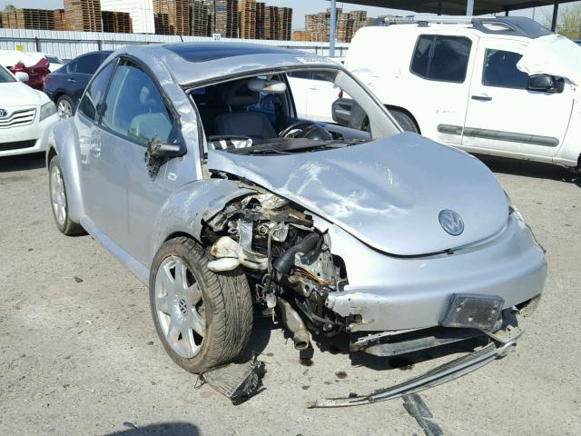 3VWDD21C21M478197 - 2001 VOLKSWAGEN NEW BEETLE 银色 照片 1