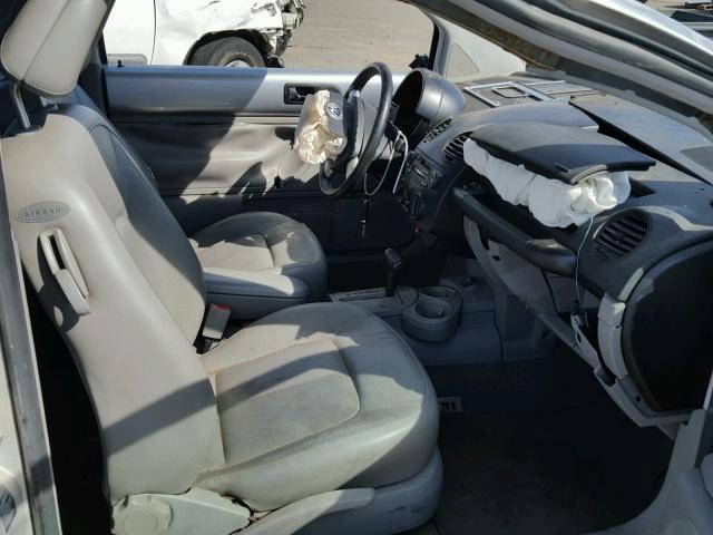 3VWDD21C21M478197 - 2001 VOLKSWAGEN NEW BEETLE 银色 照片 5