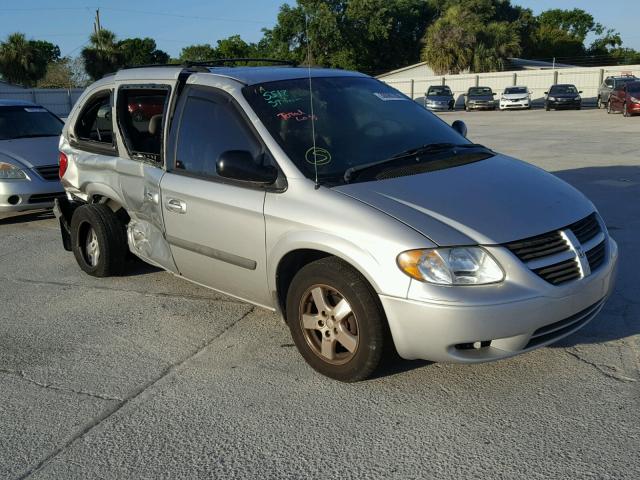 1D4GP45R25B132877 - 2005 DODGE CARAVAN SX SILVER photo 1