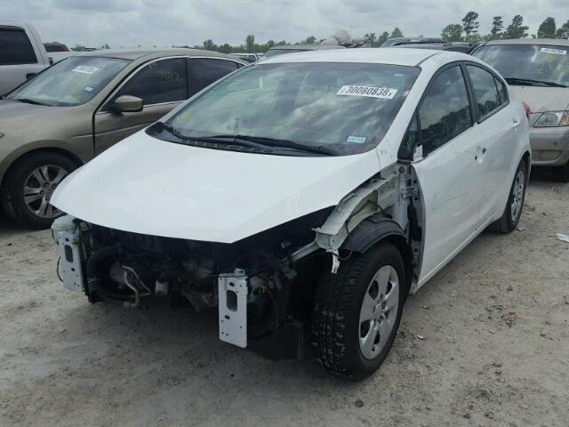 KNAFK4A61G5578228 - 2016 KIA FORTE LX WHITE photo 2