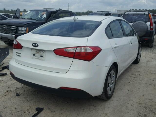 KNAFK4A61G5578228 - 2016 KIA FORTE LX WHITE photo 4