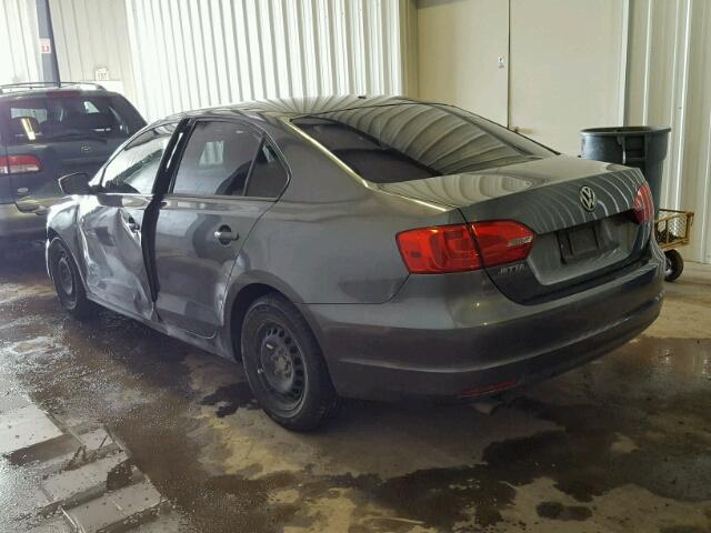 3VW2K7AJXDM449740 - 2013 VOLKSWAGEN JETTA BASE 灰色 照片 2