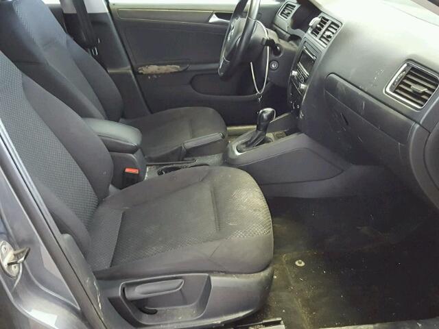 3VW2K7AJXDM449740 - 2013 VOLKSWAGEN JETTA BASE 灰色 照片 5