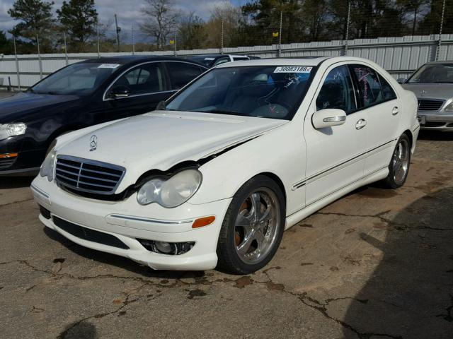 WDBRF52H06F751108 - 2006 MERCEDES-BENZ C GENERATI WHITE photo 2