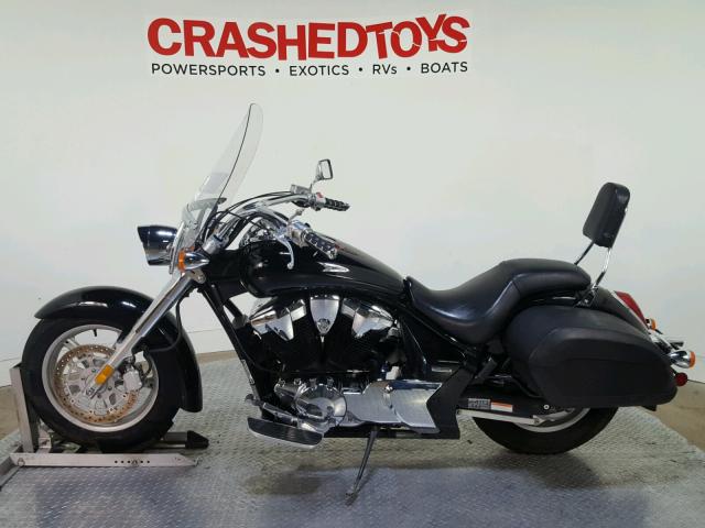 JH2SC6670BK100590 - 2011 HONDA VT1300 CT BLACK photo 5