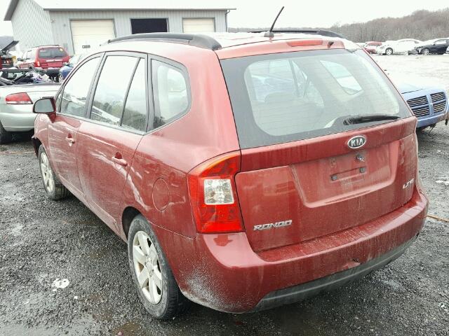 KNAFG526587184629 - 2008 KIA RONDO LX RED photo 3