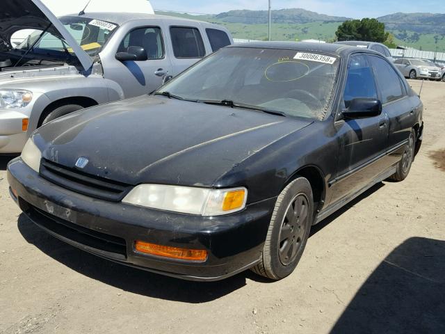 1HGCD5526RA013823 - 1994 HONDA ACCORD DX BLACK photo 2