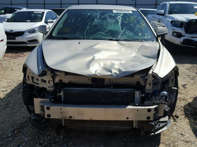 1G1ZC5E05AF256596 - 2010 CHEVROLET MALIBU 1LT 金色 照片 9