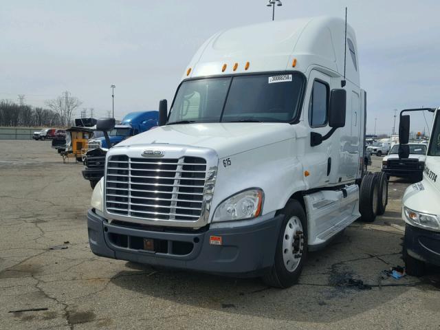 1FUJGLDR49LAC9658 - 2009 FREIGHTLINER CASCADIA 1 WHITE photo 2