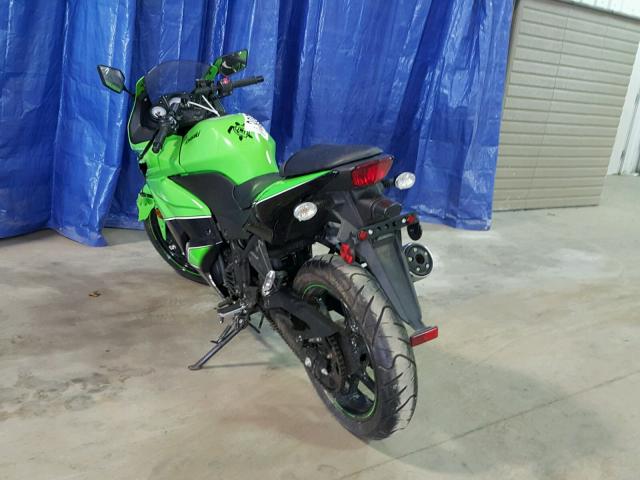 JKAEXMJ14BDA78239 - 2011 KAWASAKI EX250 J GREEN photo 3