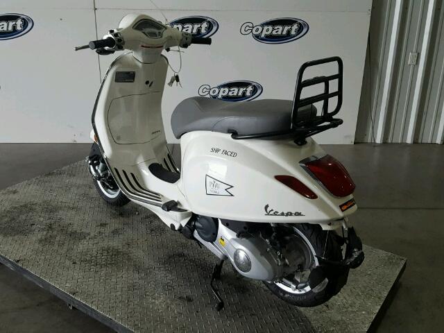 ZAPM818G9F5102151 - 2015 VESPA SPRINT WHITE photo 3