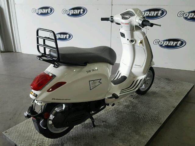 ZAPM818G9F5102151 - 2015 VESPA SPRINT WHITE photo 4